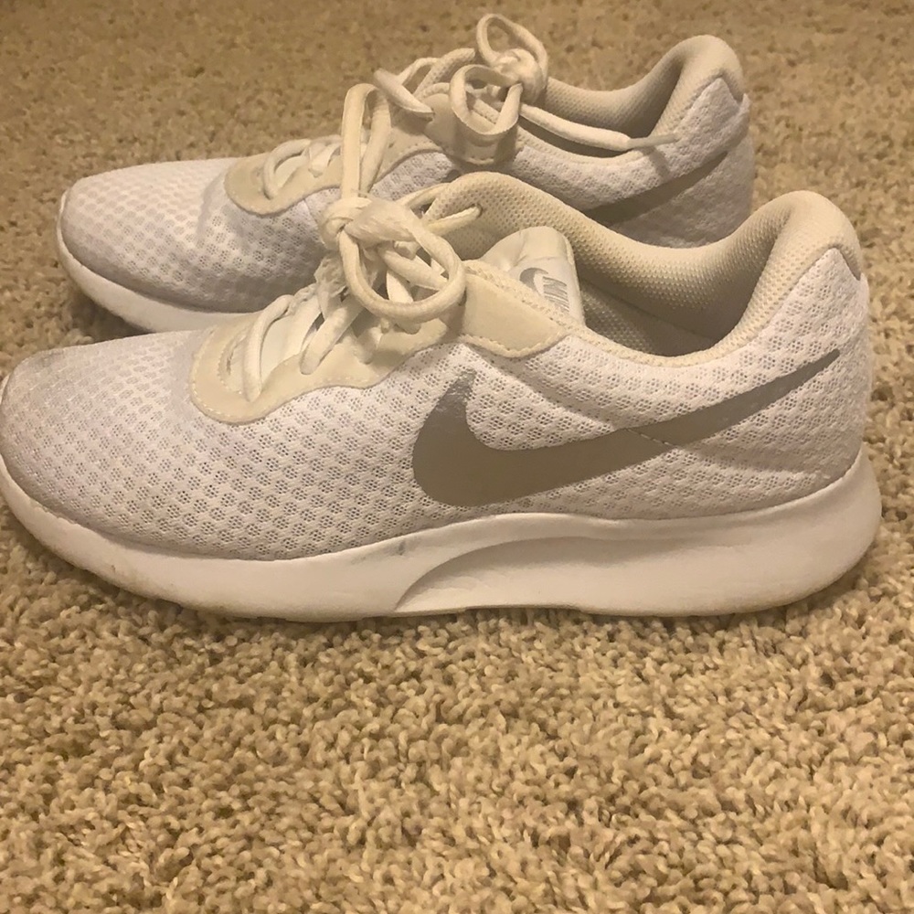 Women’s Nike size 7